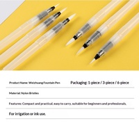 Pinceau à aquarelle avec poils en nylon et manche en plastique, réservoir rechargeable et embouts de pinceau assortis