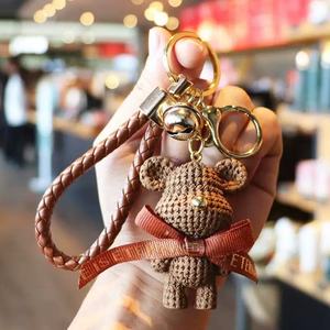 Porte-clés QY mignon en forme d'ours 3D avec bracelet tressé et nœud en ruban, pendentif ours en peluche, cadeau souvenir - Product Image 2