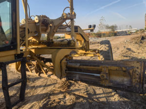 Motoniveladora Caterpillar 140H Usada con Bomba de Motor y Caja de Cambios - Equipo de Construcción de Segunda Mano - Product Image 6