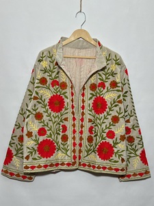 Veste florale brodée à la main pour femme, manches longues, col rabattu, style printemps, chic prairie, en coton tissé, vente en gros - Product Image 1
