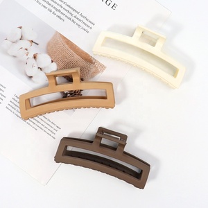 Lot de pinces à cheveux grandes en plastique marron mat de 11,5 cm pour femmes, certifiées Sedex Audit Factory - Product Image 2