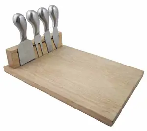 Tagliere di formaggio in legno per la sicurezza alimentare con coltello