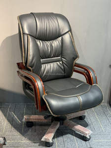 Fauteuil de Direction en Cuir de Luxe Populaire pour PDG et Dirigeants – Chaise de Bureau Pivotante en Bois pour Grossistes - Product Image 4