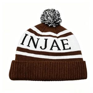 INJAE Bonnet en tricot personnalisé avec logo et pompon, bonnet chaud en acrylique pour l'hiver, vente en gros - Product Image 5