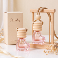 Diffuseur de voiture en verre teinté en forme de cœur rose exquis et unique de 6 ml pour la suspension au rétroviseur de voiture, huile aromatique