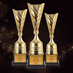 Grand trophée <span class=keywords><strong>de</strong></span> 80cm en métal personnalisé pour compétition sportive majeure Champion Team Awards Gagnant Souvenir Cadeau OEM Golden Heavy Trophées - Product Image 1