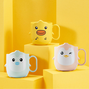 Taza para hacer gárgaras con dibujos animados para niños, con forma de manzana, resistente a caídas, para niños de 2 a 4 años - Product Image 1
