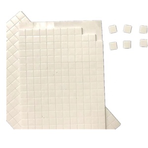Petits carrés prédécoupés en mousse EVA blanche de 1,5 mm, adhésifs double face, points collants en mousse EVA découpés à la forme - Product Image 1