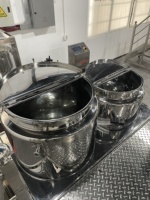 Équipement de mélange à cisaillement élevé pour soins de la peau de 300 litres, mélangeur de crème fouettée pour beurre corporel, homogénéisateur sous vide, machine de mélange