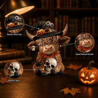 Décoration Halloween Figurine en Résine Vache Highland avec Araignée et Citrouille Statue pour Bureau Table Maison