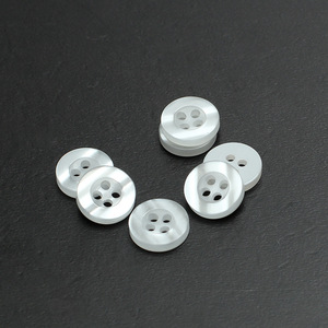 Factory Direct Sale Wide Edge 4 Hole <strong>White</strong> Button Coat Sweater <strong>Shirt</strong> Circular Resin Buttons - Product Image 3