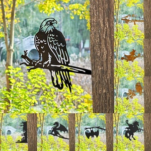 Artisanat Métallique Chinois Moderne pour Jardin et Extérieur : Figurines en Acier et Fer (Hibou Effrayant, Grenouille, Loup, Feuille, Vélo, Cuillère à Bec) et Miniatures d'Halloween - Product Image 2