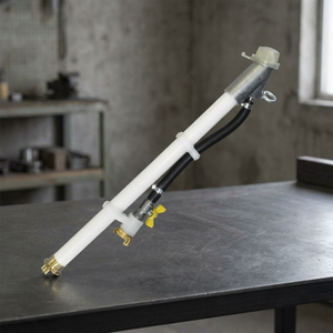 Pistola pulverizadora de yeso compacta con aguja de limpieza y almacenamiento en el mango para cemento - Product Image 2