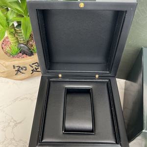 Luxury Designer <b>watch</b> box Green Piano Finish <b>Watch</b> Box Premium Leather Lined Wristwatch Storage Gift <b>Case</b> - Product Image 3