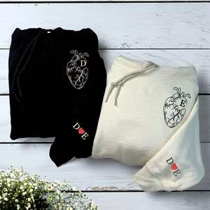 Corazón anatómico Invierno 3D Lentejuelas Sudadera o Sudadera con capucha Regalo bordado personalizado para parejas Día de San Valentín - Product Image 4