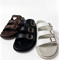 Sandales d'été décontractées pour femmes à trois brides et boucles, en cuir PU confortable, mules plates, chaussures de plage personnalisables en gros