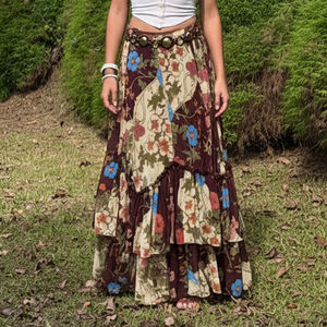 Falda larga de estilo palaciego vintage, con estampado floral, de cintura baja, estilo moderno y fácil de combinar. - Product Image 1