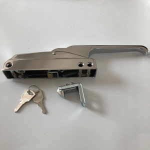 <span class=keywords><strong>Poignée</strong></span> <span class=keywords><strong>de</strong></span> <span class=keywords><strong>porte</strong></span> CT-1200 avec loquet mécanique pour congélateur, réfrigérateur, four et chambre froide - Product Image 2