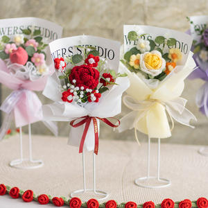Vente chaude À La Main Crochet Réaliste Moderne <span class=keywords><strong>Bois</strong></span> Oeillet Rose Tricoté Bouquet <span class=keywords><strong>De</strong></span> Fleurs Boîte-Cadeau pour Festival Décoration <span class=keywords><strong>de</strong></span> La Maison - Product Image 2