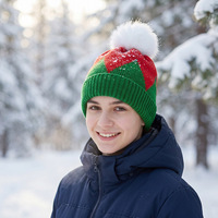 Nouveau bonnet en acrylique tricoté pour Noël, pour hommes et femmes, chaud, avec pompon, pour les fêtes, rouge et vert, bicolore