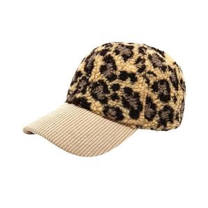 Topi Baseball 6 Panel Unisex Motif Leopard Hangat Lembut Bahan Poliester dengan Pinggiran, Model Fashionable, Dapat Disesuaikan, untuk Musim Dingin - Product Image 5