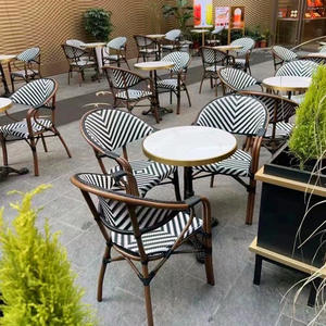 ชุดโต๊ะเก้าอี้หวายโลหะสไตล์ฝรั่งเศส ทนทานต่อสภาพอากาศ สำหรับรับประทานอาหารกลางแจ้ง รองรับ 6 ที่นั่ง ขนาดมาตรฐาน - Product Image 4