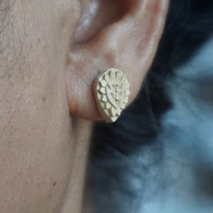 Boucles d'oreilles en tulsi sculpté Radha Boucles d'oreilles à la mode de meilleure qualité - Product Image 5