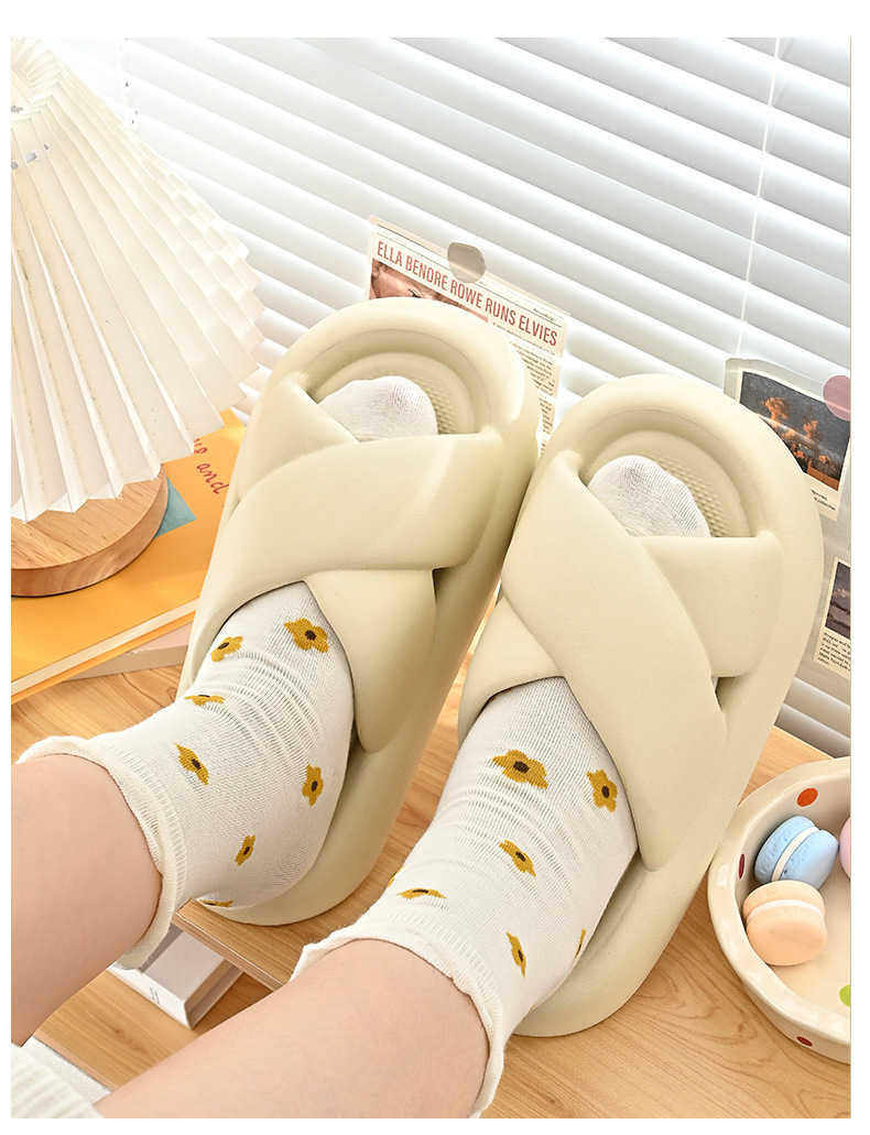 2023 Thick Bottoming Cross Strap EVA Candy Color Sandals Fashion Beach Slippers Womens Lady Slipper