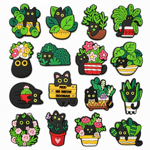 Ingrosso Ciondoli per Scarpe in Gomma Morbida PVC, a forma di Gatto Nero in Vaso, con Motivi Carini di Foglia Verde, Cactus e Fiore, Accessori Fai da Te per Decorazione Scarpe - Product Image 1
