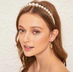 Serre-tête en plastique blanc pur de qualité supérieure avec perles pour filles - Product Image 1