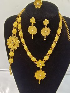 <span class=keywords><strong>Set</strong></span> di gioielli africani in oro riempito di Dubai a quattro pezzi, <span class=keywords><strong>set</strong></span> di collana e orecchini in oro giallo 14k, gioielli neri africani - Product Image 3