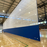 Rideau de séparation de gymnase suspendu au plafond personnalisé, cloison rétractable pour terrain de sport avec maille en PVC pour les installations d'entraînement