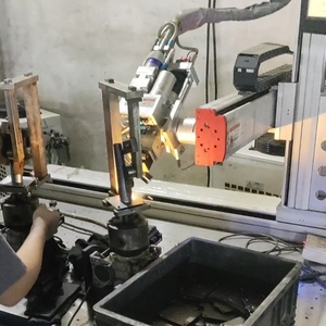 Máquina de soldadura láser de fibra automática de 1000W y 2000W para patas de sofá de acero inoxidable, <span class=keywords><strong>precio</strong></span> de máquina de soldadura láser de metal CNC en India - Product Image 4