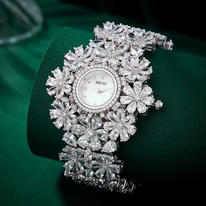 016011 orologi da <span class=keywords><strong>donna</strong></span> 19cm AAA colori zirconi in cristallo braccialetto di fiori <span class=keywords><strong>orologio</strong></span> per la festa nuziale gioielli di moda all'ingrosso - Product Image 1