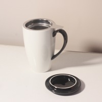 Tasse à thé en céramique de bonne qualité, cadeau d'affaires moderne, ensemble avec couvercle infuseur et soucoupe