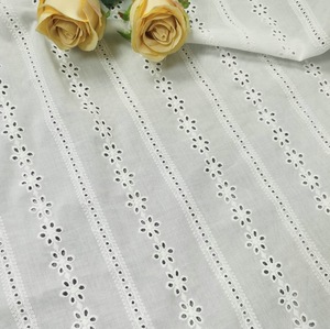 Tela de Encaje Bordado de Algodón Jacquard Floral Geométrico 9088, Color Blanco Suave para Camisetas y Vestidos de Novia - Product Image 1