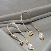 Boucles d'oreilles pendantes fines et personnalisées, plaquées or 18 carats, argent 925, pendentif serpent fin, perle d'eau douce naturelle, boucles d'oreilles minimalistes