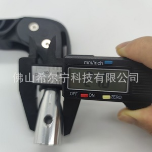 Poignées universelles pour guidon de vélo, 22,2 mm, antidérapantes, en plastique et métal, accessoires de cyclisme pour usage extérieur - Product Image 4