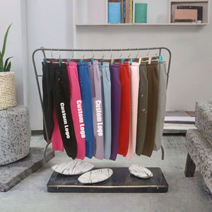 Pantalon de sport décontracté mi-long en coton éponge 100 % avec logo personnalisé de marque streetwear de haute qualité, imprimé en relief, pour hommes et femmes - Product Image 3