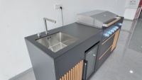 Îlot de cuisine mobile tout-en-un pour l'extérieur avec évier intégré, refroidisseur de boissons, barbecue à gaz et brûleur latéral pour les repas en plein air