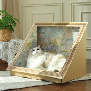 Cuccia per Gatti di Lusso Personalizzata, Design Moderno per Interni, Stile Vintage Pittura a Olio, Semi-Chiusa, Resistente, Ecologica, con Tiragraffi in Cartone - Product Image 1