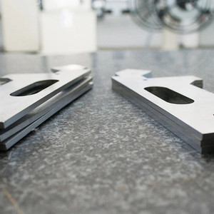 La machine de nivellement hydraulique servo de haute précision redresse la tôle et les pièces d'épaisseur de 3mm à 12mm avec composant de moteur à noyau - Product Image 6