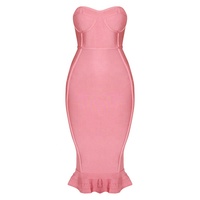 Robe moulante bustier grande taille avec bonnets cœur moulés, coutures sculptantes et ourlet évasé à volants