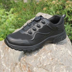 รองเท้าผ้าตาข่ายสีดำสำหรับผู้ชาย พื้นยาง รองเท้าส้นเตี้ย ระบายอากาศได้ดี เหมาะสำหรับกิจกรรมกลางแจ้งและออกกำลังกาย - Product Image 2