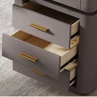 Bureau d'ordinateur moderne pour PDG avec pieds en métal de forme rectangulaire, plateau en pierre blanche et rangement