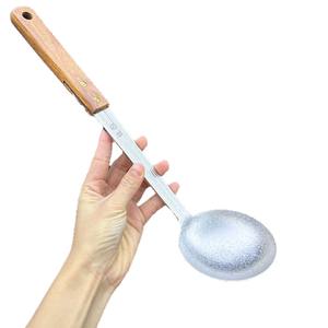 Cuchara de titanio puro con mango de palisandro, utensilio de cocina de mango largo, antiadherente, antideslizante, apto para horno, solo lavar a mano - Product Image 1