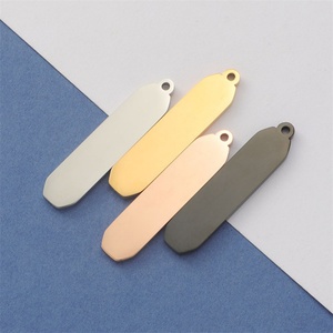 Colgantes Rectangulares Geométricos de Acero Inoxidable Personalizados con Logotipo Grabado con Láser para la Fabricación de Joyas - Product Image 3
