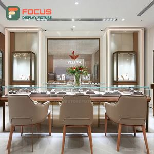 Exhibidores Minimalistas para Joyería Comercial, Acabado Laminado, Vitrina de Vidrio para Tienda de Marca - Product Image 1