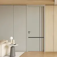 Porte intérieure moderne de luxe en bois massif, à ouverture vers l'intérieur ou vers l'extérieur, avec poignée personnalisée pour villa et appartement