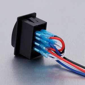 Interruptor basculante marino, clasificación impermeable IP65, ideal para equipos marinos - Product Image 4